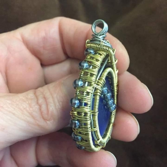 🇨🇦Beach Glass Pendant - Picture 3 of 3